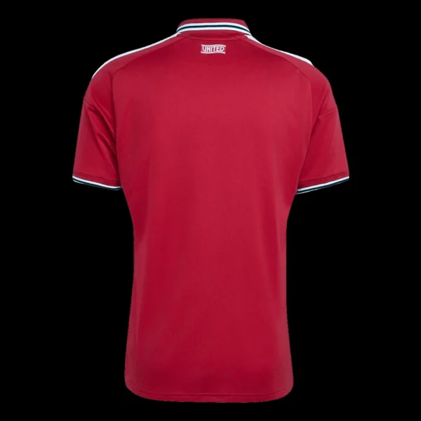Manchester United 2026/27 Home Soccer Kit – Jersey + Shorts – badge and fabric details