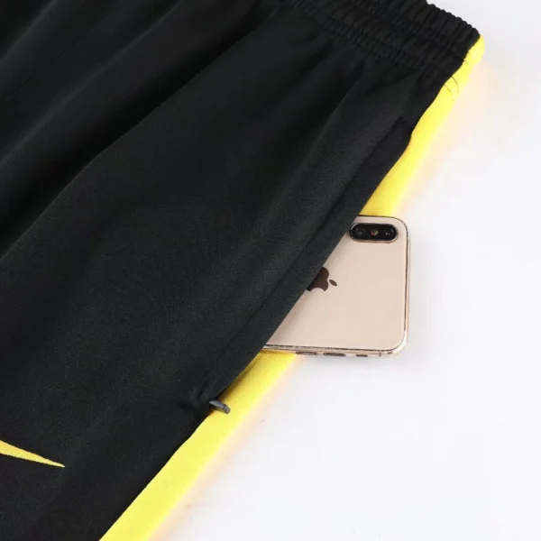 Brazil Training Pants 2021/22 – badge and fabric details