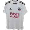 colo-colo-home-soccer-jersey-2021-22-fan-version-139078-04 Colo Colo Home Soccer Jersey 2021/22 β Fan Version β badge and fabric details