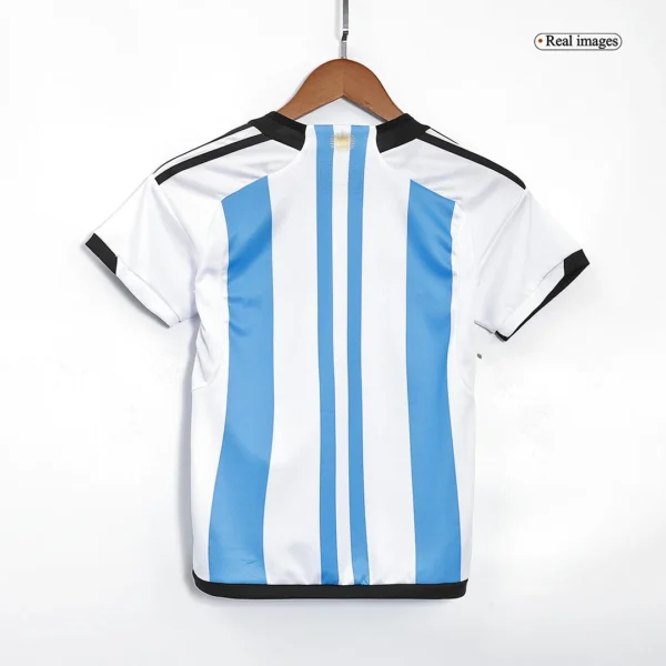 Kid’s Argentina 3 Stars Home Soccer Kit – Jersey + Shorts 2022 – Fan Version – badge and fabric details