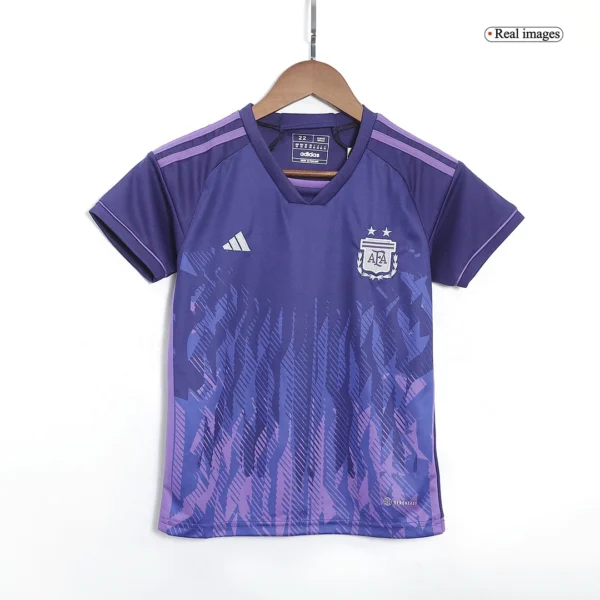 Kid’s Argentina Away Soccer Kit – Jersey + Shorts 2022 – Fan Version – badge and fabric details