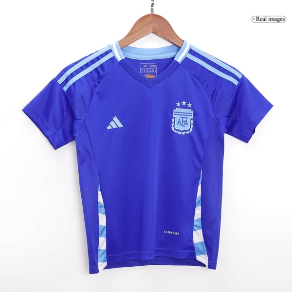 Kid’s Argentina Away Soccer Kit – Jersey + Shorts – Fan Version – badge and fabric details
