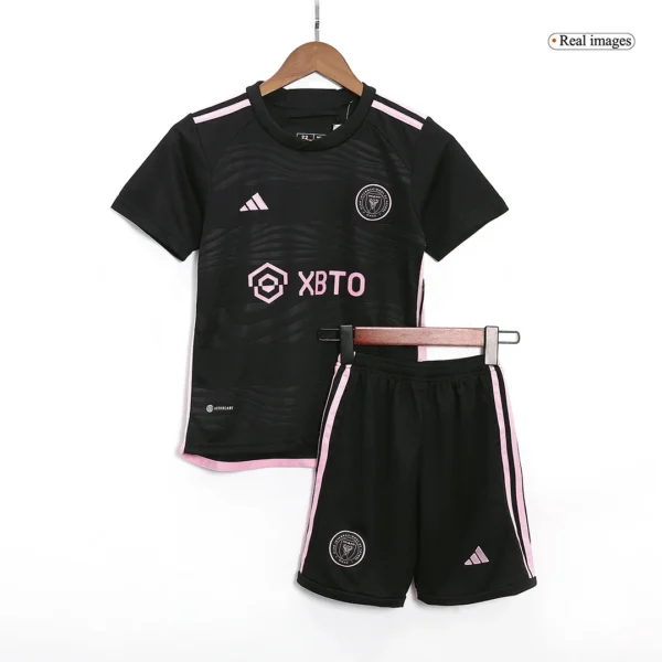 kid-s-inter-miami-cf-away-soccer-jersey-kit-jersey-shorts-socks-2023-24-fan-version-342803-03 Kid’s Inter Miami CF Away Soccer Jersey Kit(Jersey+Shorts+Socks) 2023/24 β Fan Version β jersey details