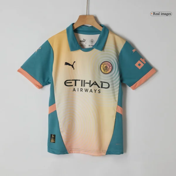 kid-s-manchester-city-fourth-away-soccer-kit-jersey-shorts-fan-version-639474-04 Kid’s Manchester City Fourth Away Soccer Kit β Jersey + Shorts β Fan Version β badge and fabric details