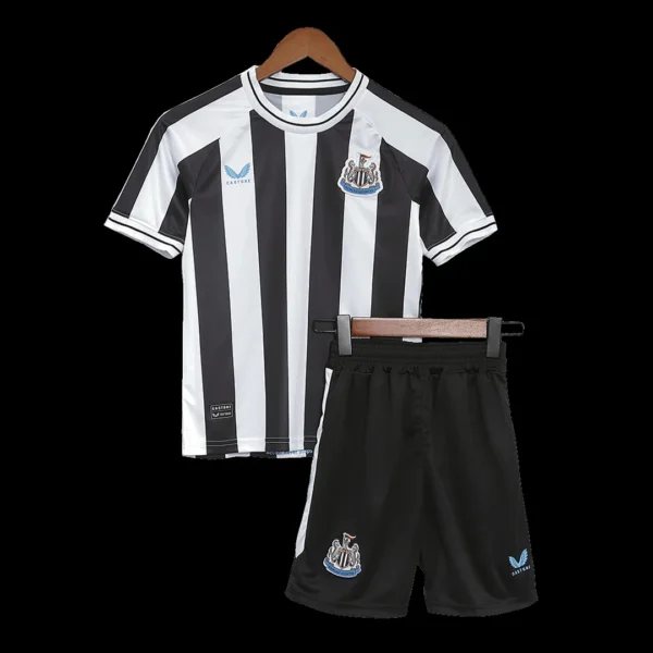 Kid’s Newcastle Home Soccer Kit – Jersey + Shorts 2022/23 – Fan Version – front view