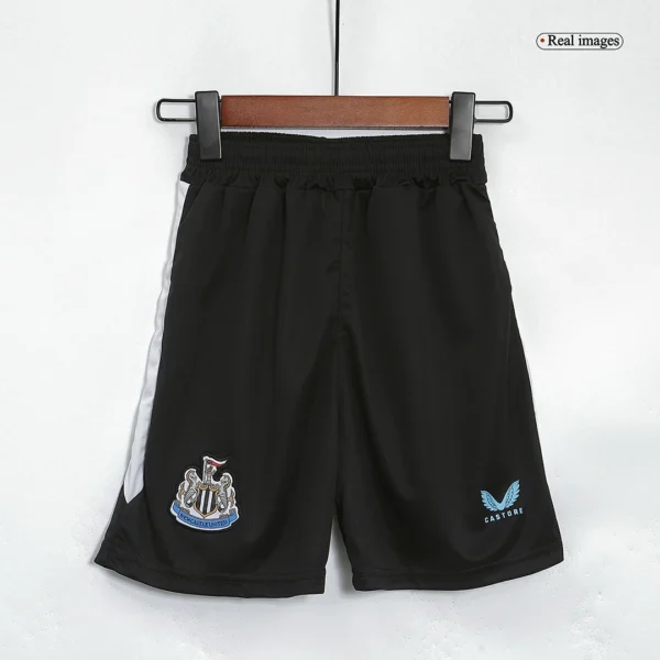 Kid’s Newcastle Home Soccer Kit – Jersey + Shorts 2022/23 – Fan Version – badge and fabric details