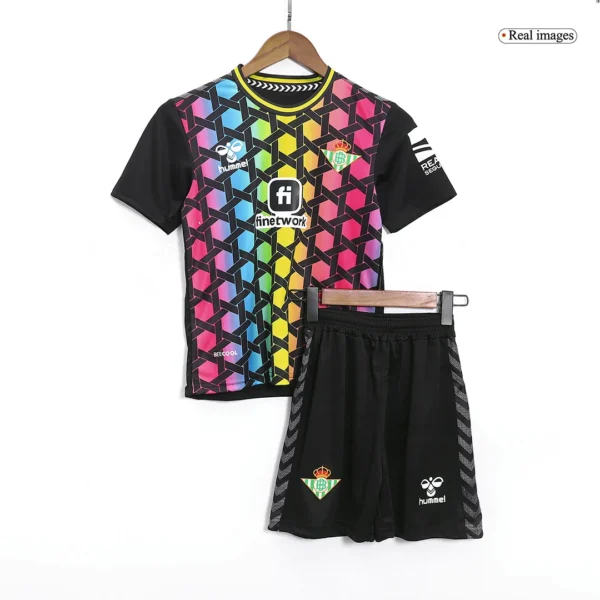 Kid’s Real Betis Goalkeeper Soccer Kit – Jersey + Shorts 2023/24 – Fan Version – badge and fabric details