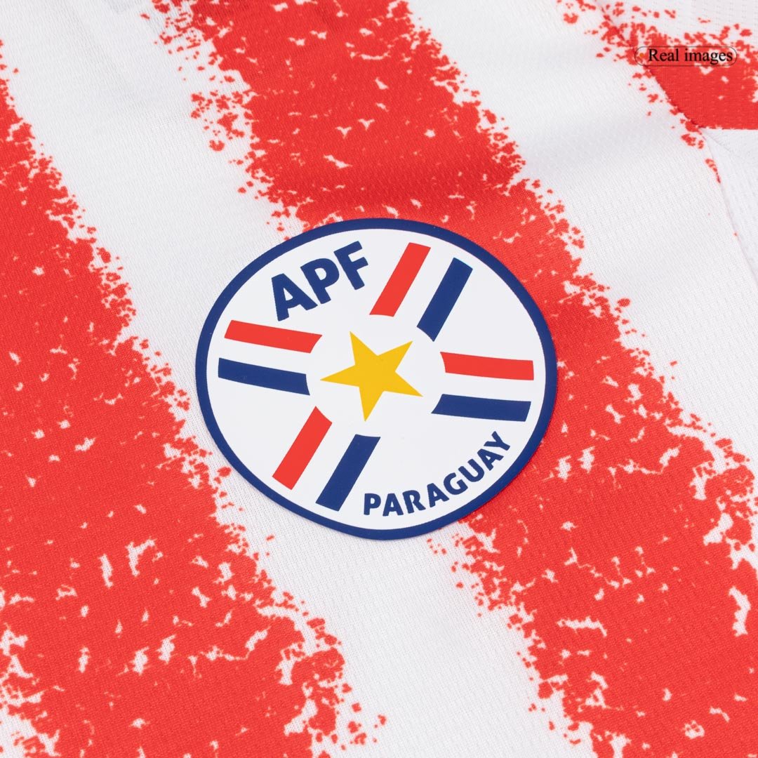 Paraguay Home Soccer Jersey 2026 – Fan Version — 商品图 4 Paraguay Home Soccer Jersey 2026 – Fan Version – badge and fabric details