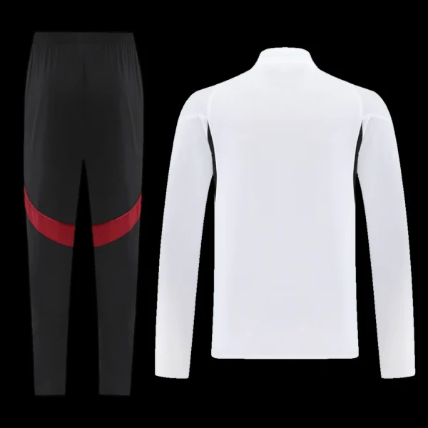 Liverpool Training 2025/26 – jersey details