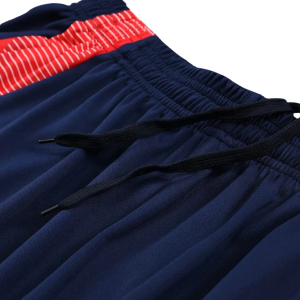 Manchester United Pre-Match Soccer Shorts – Fan Version – badge and fabric details