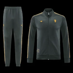 manchester-united-training-jacket-kit-jacket-pants-2025-26-650586-01 Manchester United Training Jacket Kit (Jacket+Pants) 2025/26 โ front view
