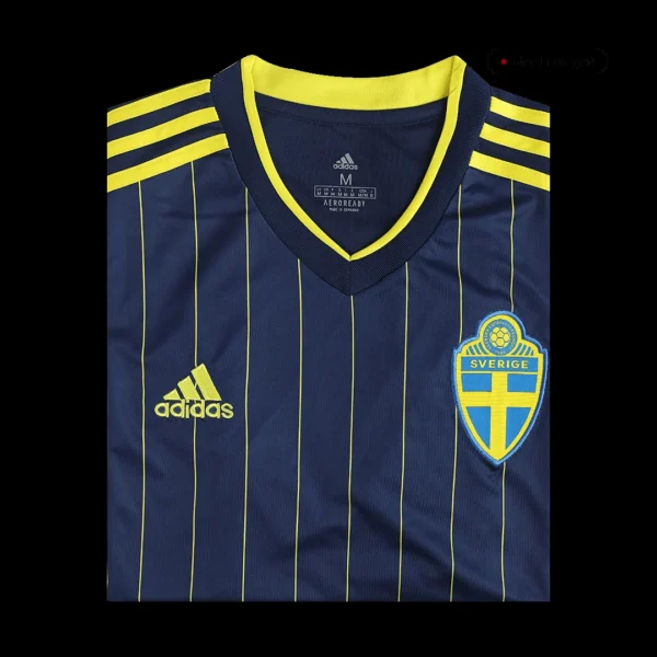 mellberg-4-sweden-away-2020-fan-version-129012-04 MELLBERG #4 Sweden Away 2020 β Fan Version β badge and fabric details