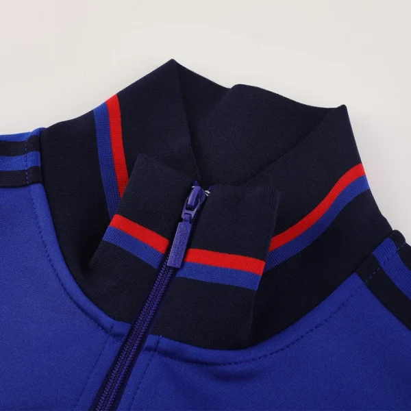 olympique-lyonnais-training-jacket-2025-26-643237-04 Olympique Lyonnais Training Jacket 2025/26 β badge and fabric details