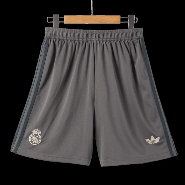 real-madrid-third-away-soccer-shorts-fan-version-653172-04 Real Madrid Third Away Soccer Shorts – Fan Version – badge and fabric details