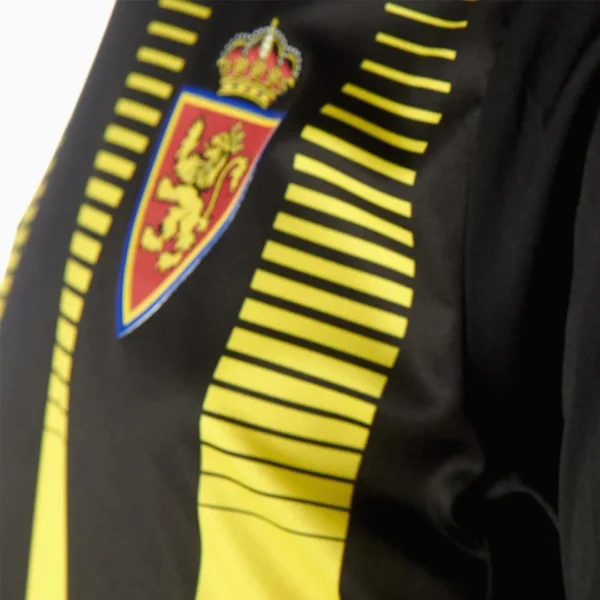 Real Zaragoza Away Soccer Jersey 2021/22 – Fan Version – badge and fabric details