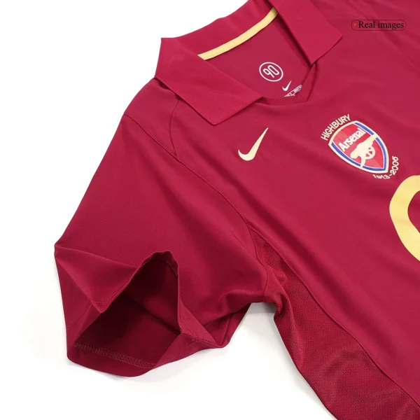 retro-bergkamp-10-2005-06-arsenal-home-soccer-jersey-647777-04 Retro BERGKAMP #10 2005/06 Arsenal Home Soccer Jersey β badge and fabric details