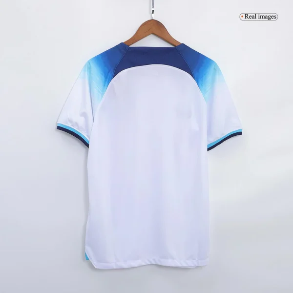 SAKA #17 England Home Soccer Jersey 2022 – Fan Version – badge and fabric details